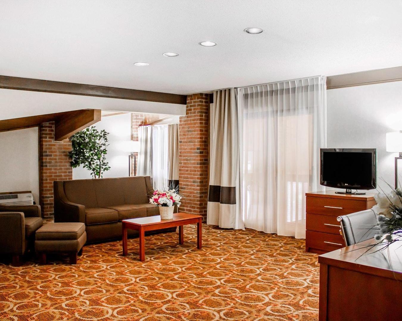 Comfort Inn Mount Vernon Downtown Exterior photo